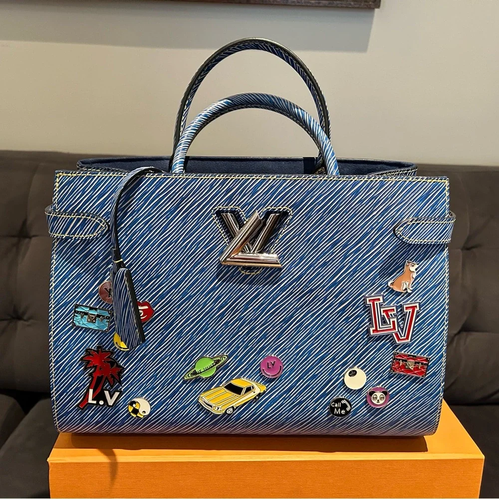 Louis Vuitton Blue Handbag with Colorful Accents - Picture 2 of 8